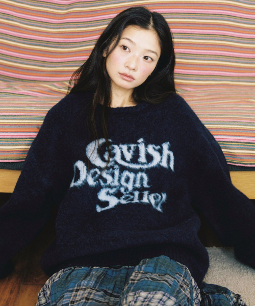 Cavish(カビシ)の「BRUSHED SELLER LOGO KNIT CREWNECK NAVY(CV2DFUK600A)(ニット/セーター・レディース・ネイビー・SMALL/MEDIUM/LARGE)」の3枚目の写真