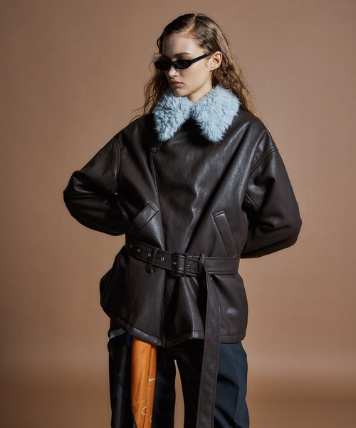 MAISON SPECIAL(メゾンスペシャル)の「【26WINTER PRE-ORDER】Fake Leather Short Trench Coat/フェイクレザーショートトレンチ(その他アウター・レディース・ブラック/ブラウン・FREE)」の2枚目の写真