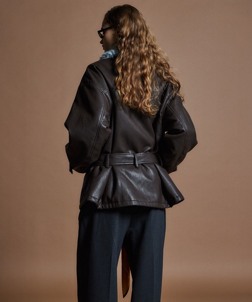 MAISON SPECIAL(メゾンスペシャル)の「【26WINTER PRE-ORDER】Fake Leather Short Trench Coat/フェイクレザーショートトレンチ(その他アウター・レディース・ブラック/ブラウン・FREE)」の9枚目の写真