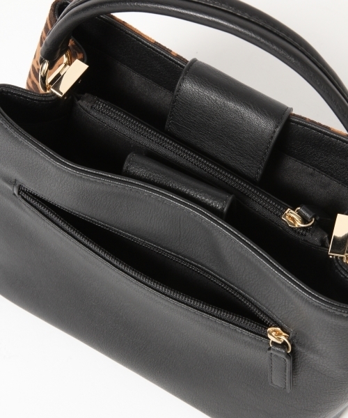 Heather（ヘザー）の「ワンハンドルチャームBAG  737201（ショルダーバッグ・レディース・ブラウン系その他/ブラック系その他・ONE SIZE）」の6枚目の写真