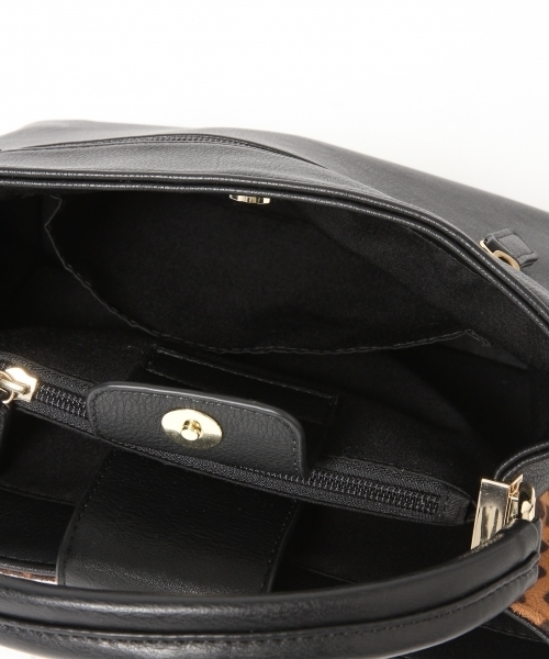 Heather（ヘザー）の「ワンハンドルチャームBAG  737201（ショルダーバッグ・レディース・ブラウン系その他/ブラック系その他・ONE SIZE）」の7枚目の写真