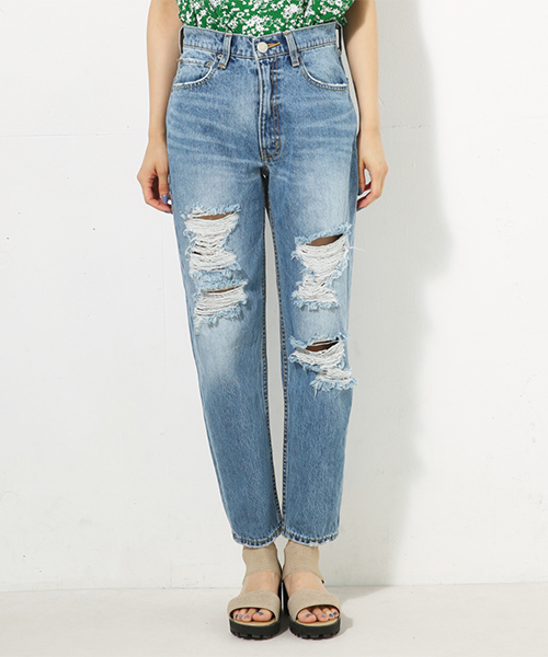 AZUL by moussy（アズールバイマウジー）の「アンクルテーパードデニム（デニムパンツ・レディース・ライトブルー・24inch/25inch/27inch/26inch）」の15枚目の写真