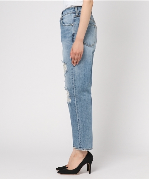 AZUL by moussy（アズールバイマウジー）の「アンクルテーパードデニム（デニムパンツ・レディース・ライトブルー・24inch/25inch/27inch/26inch）」の9枚目の写真