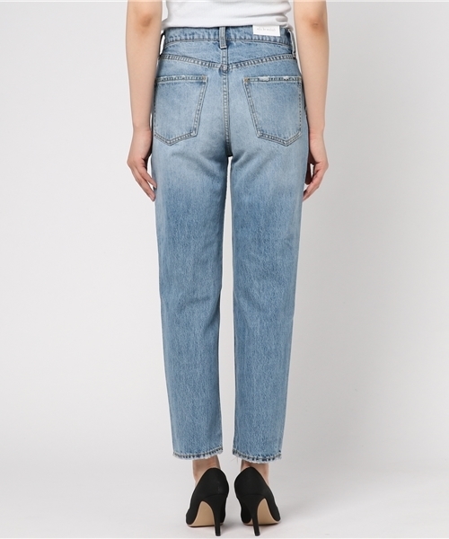 AZUL by moussy（アズールバイマウジー）の「アンクルテーパードデニム（デニムパンツ・レディース・ライトブルー・24inch/25inch/27inch/26inch）」の10枚目の写真