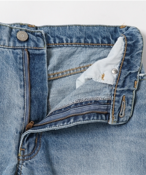 AZUL by moussy（アズールバイマウジー）の「アンクルテーパードデニム（デニムパンツ・レディース・ライトブルー・24inch/25inch/27inch/26inch）」の6枚目の写真