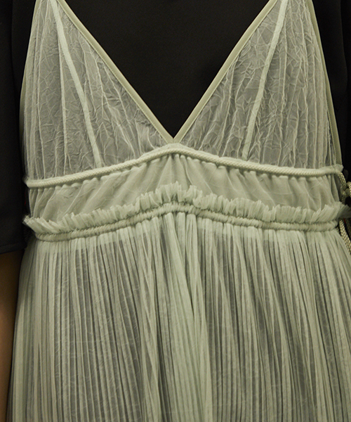 UNITED TOKYO(ユナイテッドトウキョウ)の「チュールプリーツワンピース(ワンピース・レディース・ミント/ブラック・1)」の18枚目の写真