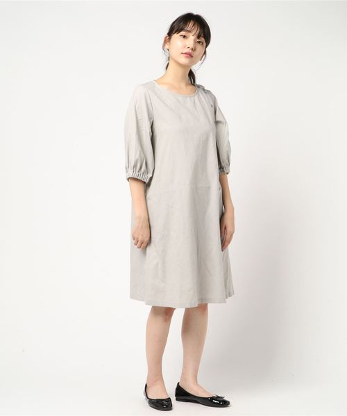 LBC（エルビーシー）の「アシンメトリーボタンワンピース（ワンピース・レディース・ライトグレー/ネイビー・M/L）」の3枚目の写真