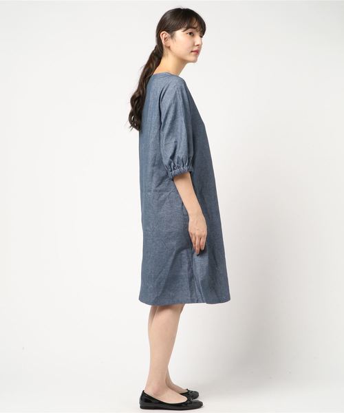 LBC（エルビーシー）の「アシンメトリーボタンワンピース（ワンピース・レディース・ライトグレー/ネイビー・M/L）」の4枚目の写真