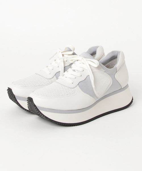 あしながおじさん（アシナガオジサン）の「〈あしながおじさん〉　厚底ワッペンスニーカー（スニーカー・レディース・ブラック/ホワイト/ベージュ・24.5cm/22.5cm/23.5cm/24.0cm/23.0cm）」の4枚目の写真