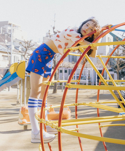 あしながおじさん（アシナガオジサン）の「〈あしながおじさん〉　厚底ワッペンスニーカー（スニーカー・レディース・ブラック/ホワイト/ベージュ・24.5cm/22.5cm/23.5cm/24.0cm/23.0cm）」の11枚目の写真