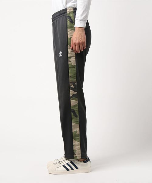adidas Originals（アディダスオリジナルス）の「adidas Originals/アディダス オリジナルス CAMO TRACK PANTS/カモ トラック パンツ（その他パンツ・メンズ・ブラック/ネイビー・M/L/S/XL）」の3枚目の写真
