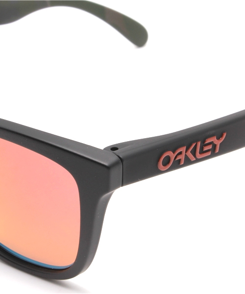BEAMS（ビームス）の「OAKLEY / Frogskins Soft Touch Collection（サングラス・メンズ・シルバー/レッド/グリーン・ONE SIZE）」の10枚目の写真