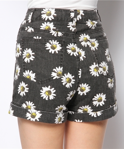 WEGO（ウィゴー）の「WEGO/プリントハイウエストショーツ（チノパンツ・レディース・ブラック/サックスブルー/ネイビー/ライトパープル/レッド/オフホワイト/ブラック系その他/ブルー・MEDIUM/LARGE）」の14枚目の写真