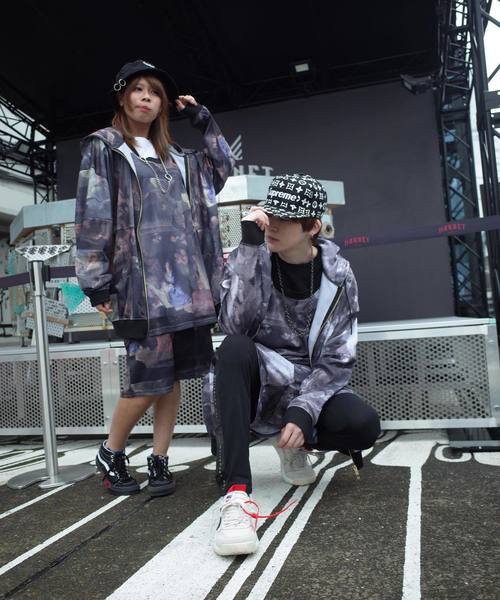 rovtski(ロフトスキー)の「【セットアップ対応】MESH SHORTS/アートプリント 総柄ショーツ(その他パンツ・メンズ・その他/ホワイト×ブラック・FREE)」の4枚目の写真