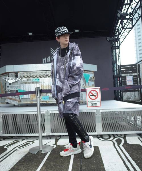 rovtski(ロフトスキー)の「【セットアップ対応】MESH SHORTS/アートプリント 総柄ショーツ(その他パンツ・メンズ・その他/ホワイト×ブラック・FREE)」の7枚目の写真