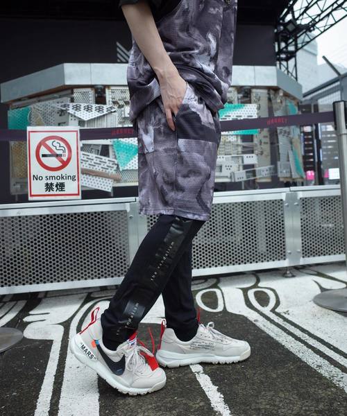 rovtski(ロフトスキー)の「【セットアップ対応】MESH SHORTS/アートプリント 総柄ショーツ(その他パンツ・メンズ・その他/ホワイト×ブラック・FREE)」の11枚目の写真