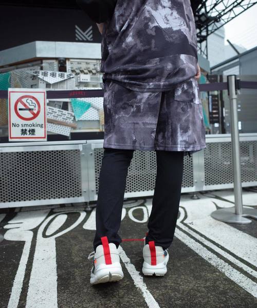 rovtski(ロフトスキー)の「【セットアップ対応】MESH SHORTS/アートプリント 総柄ショーツ(その他パンツ・メンズ・その他/ホワイト×ブラック・FREE)」の12枚目の写真