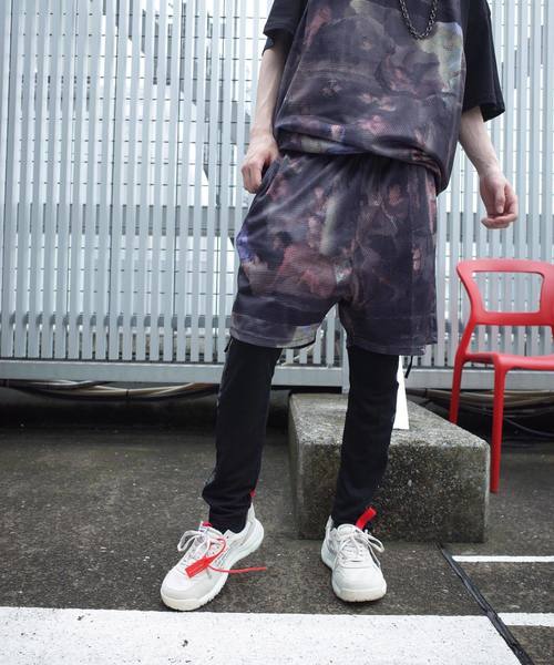 rovtski(ロフトスキー)の「【セットアップ対応】MESH SHORTS/アートプリント 総柄ショーツ(その他パンツ・メンズ・その他/ホワイト×ブラック・FREE)」の19枚目の写真