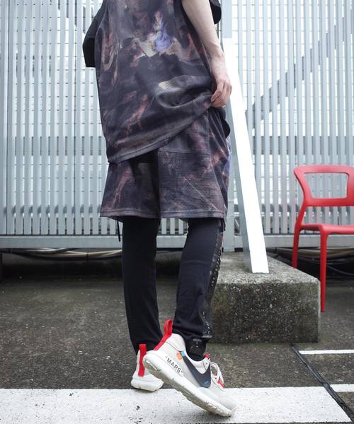 rovtski(ロフトスキー)の「【セットアップ対応】MESH SHORTS/アートプリント 総柄ショーツ(その他パンツ・メンズ・その他/ホワイト×ブラック・FREE)」の21枚目の写真