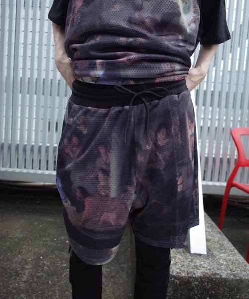 rovtski(ロフトスキー)の「【セットアップ対応】MESH SHORTS/アートプリント 総柄ショーツ(その他パンツ・メンズ・その他/ホワイト×ブラック・FREE)」の22枚目の写真