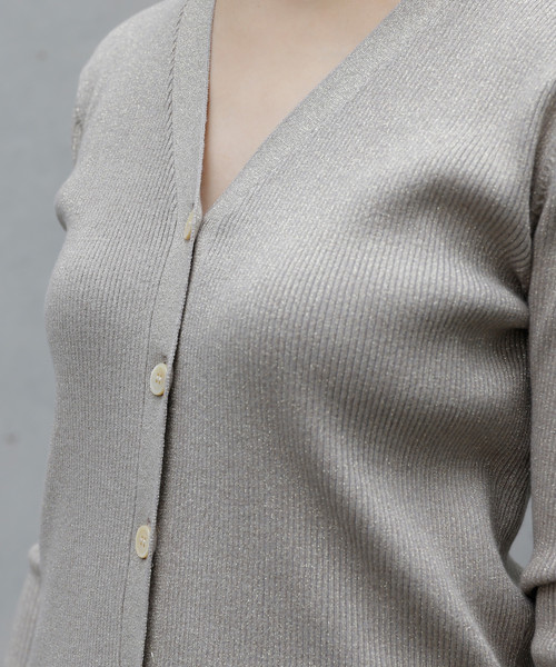 Liesse（リエス）の「リブVネックカーデ（カーディガン/ボレロ・レディース・ゴールド/ベージュ/ネイビー・FREE）」の7枚目の写真