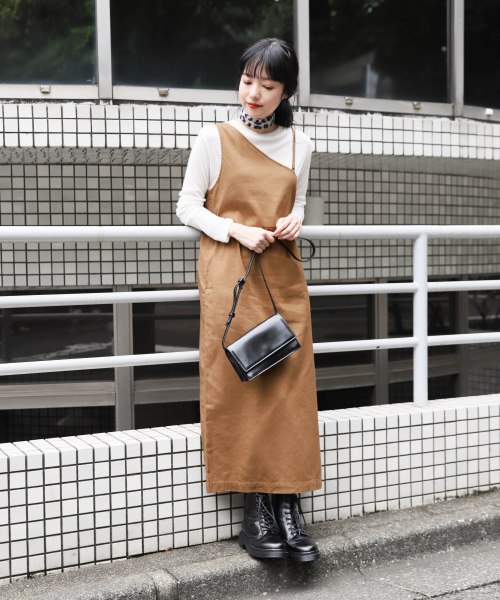 LOWRYS FARM(ローリーズファーム)の「ワンショルワンピース 851019(ワンピース・レディース・アイボリー/ブラック/ブラウン・FREE)」の3枚目の写真