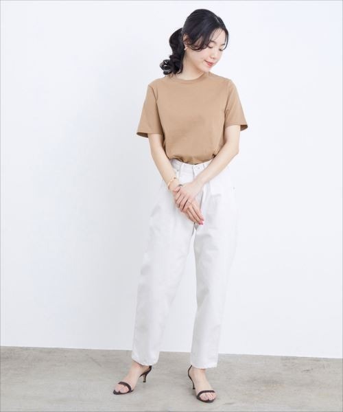 BATONER（バトナー）の「【BATONER for ADAM ET ROPE'】色別注PACK T-SHIRT(Tシャツ)（Tシャツ/カットソー・レディース・チャコールグレー/ホワイト系その他5/ブラウン系その他2・1）」の4枚目の写真