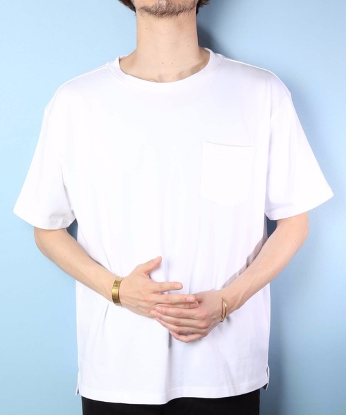 Blue Standard (ブルースタンダード)の「【BLUE STANDARD】男女問わず着用可能なビッグサイズ無地T ドロップショルダー加工 オーバーサイズ ユニセックスサイジング ポケット付き半袖Tシャツ カットソー(Tシャツ/カットソー・メンズ・ホワイト/ブラック/ダークグリーン/ベージュ/ネイビー/ラベンダー/ワイン/レンガ・MEDIUM/LARGE/X-LARGE)」の2枚目の写真