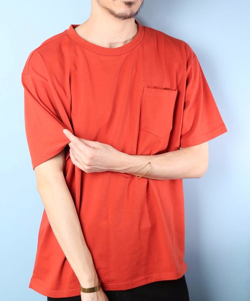 Blue Standard (ブルースタンダード)の「【BLUE STANDARD】男女問わず着用可能なビッグサイズ無地T ドロップショルダー加工 オーバーサイズ ユニセックスサイジング ポケット付き半袖Tシャツ カットソー(Tシャツ/カットソー・メンズ・ホワイト/ブラック/ダークグリーン/ベージュ/ネイビー/ラベンダー/ワイン/レンガ・MEDIUM/LARGE/X-LARGE)」の8枚目の写真