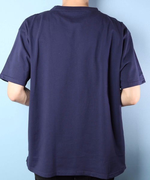 Blue Standard (ブルースタンダード)の「【BLUE STANDARD】男女問わず着用可能なビッグサイズ無地T ドロップショルダー加工 オーバーサイズ ユニセックスサイジング ポケット付き半袖Tシャツ カットソー(Tシャツ/カットソー・メンズ・ホワイト/ブラック/ダークグリーン/ベージュ/ネイビー/ラベンダー/ワイン/レンガ・MEDIUM/LARGE/X-LARGE)」の10枚目の写真
