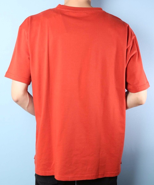 Blue Standard (ブルースタンダード)の「【BLUE STANDARD】男女問わず着用可能なビッグサイズ無地T ドロップショルダー加工 オーバーサイズ ユニセックスサイジング ポケット付き半袖Tシャツ カットソー(Tシャツ/カットソー・メンズ・ホワイト/ブラック/ダークグリーン/ベージュ/ネイビー/ラベンダー/ワイン/レンガ・MEDIUM/LARGE/X-LARGE)」の13枚目の写真