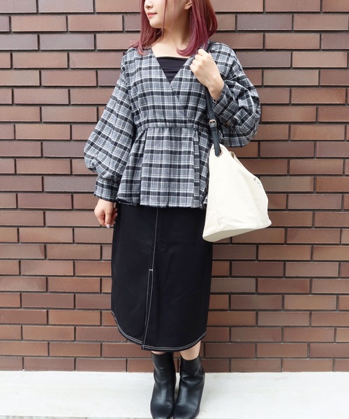 Riberry（リベリー）の「チェックボリューム袖カシュクールブラウス（シャツ/ブラウス・レディース・ブラック/ブラウン/ベージュ・MEDIUM）」の6枚目の写真