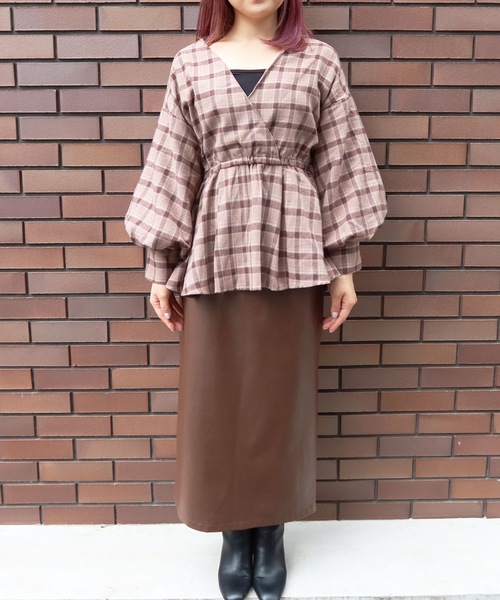 Riberry（リベリー）の「チェックボリューム袖カシュクールブラウス（シャツ/ブラウス・レディース・ブラック/ブラウン/ベージュ・MEDIUM）」の10枚目の写真