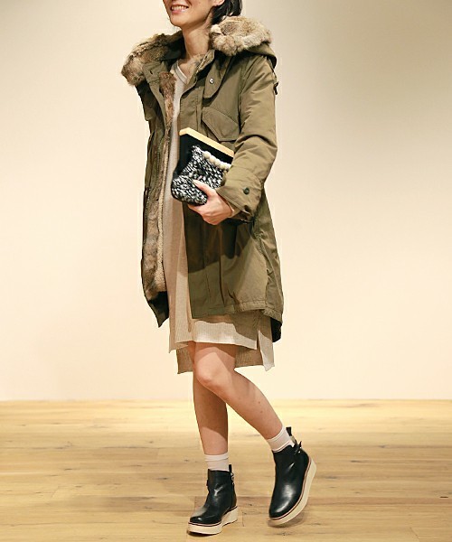 And A（アンドエー）の「パール付3WAYクラッチ（クラッチバッグ・レディース・ブラック/ネイビー・FREE）」の9枚目の写真