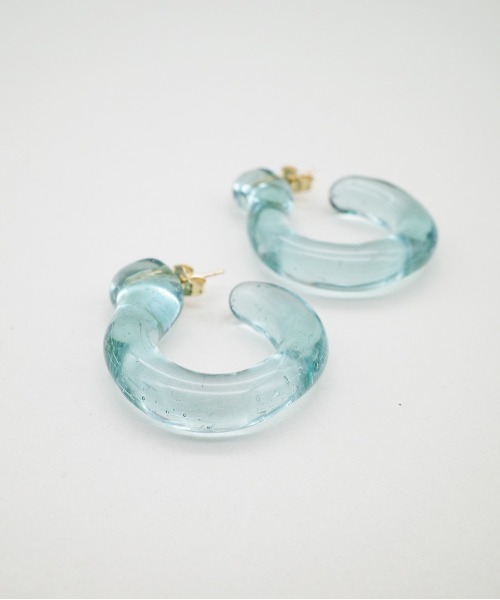 ANNIKA INEZ（アニカイネズ）の「【ANNIKA INEZ / アニカイネズ】GLASSY HOOPS Pierce / ピアス（ピアス（両耳用）・レディース・パープル/ブルー/クリアグリーン・FREE）」の7枚目の写真