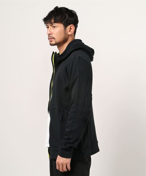 adidas（アディダス）の「アディダス スポーツウェア イノベーション モーションフルジップ パーカー [adidas Sportswear