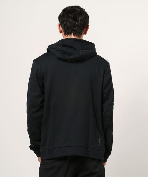 adidas（アディダス）の「アディダス スポーツウェア イノベーション モーションフルジップ パーカー [adidas Sportswear