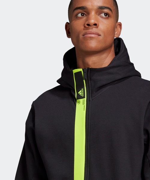 adidas（アディダス）の「アディダス スポーツウェア イノベーション モーションフルジップ パーカー [adidas Sportswear