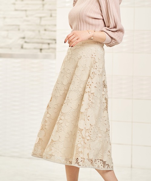 FEERICHELU（フェリーシェル）の「スカート フラワーレース フレア FEERICHELU（スカート・レディース・ベージュ/ブルー/ダークネイビー・S/M）」の2枚目の写真