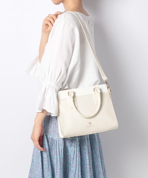 Pi（ピーアイ）の「スネーク型押し２WAYバッグ（ショルダーバッグ・レディース・ホワイト/ブラック/ピンク・FREE）」の2枚目の写真