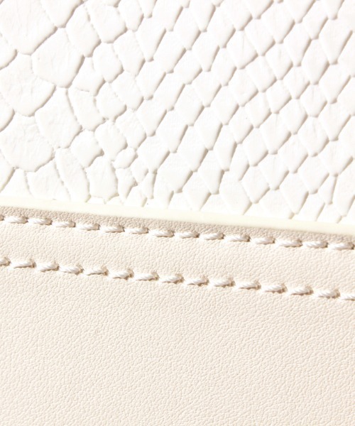 Pi（ピーアイ）の「スネーク型押し２WAYバッグ（ショルダーバッグ・レディース・ホワイト/ブラック/ピンク・FREE）」の9枚目の写真