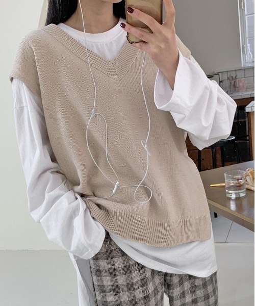 HOTPING（ホッピン）の「HOTPING サイドスリットVネックベスト（ベスト・レディース・アイボリー/ベージュ/ネイビー・FREE）」の2枚目の写真