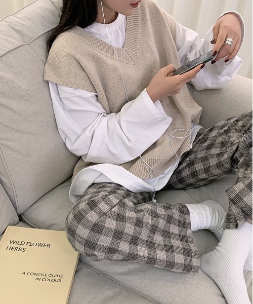 HOTPING（ホッピン）の「HOTPING サイドスリットVネックベスト（ベスト・レディース・アイボリー/ベージュ/ネイビー・FREE）」の22枚目の写真