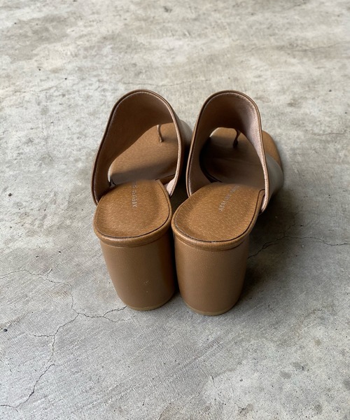 DouDou(ドゥドゥ)の「【atelier brugge/アトリエブルージュ】ヒールアップトング(サンダル・レディース・ライトグレー/モカ・23.5cm/24.5cm)」の7枚目の写真