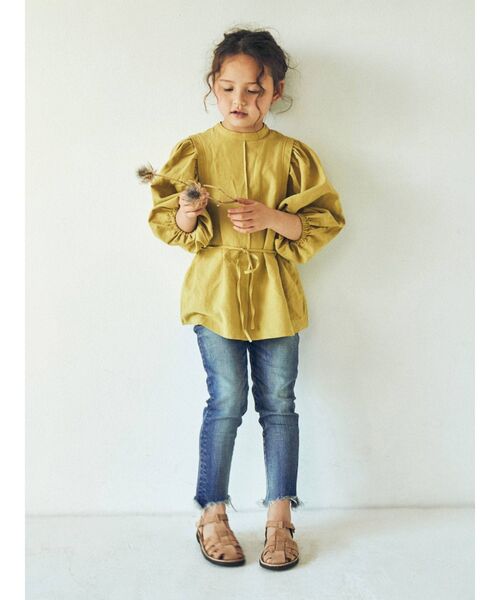 Ungrid（アングリッド）の「Kids ショルダータックブラウス（シャツ/ブラウス・キッズ・オフホワイト/ブラック/グリーン系その他・100/120）」の4枚目の写真