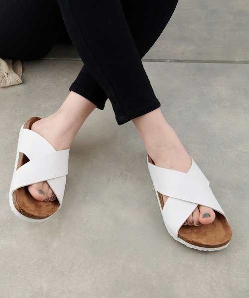 COLONY 2139（コロニートゥーワンスリーナイン）の「【WOMEN'S】クロスベルトサンダル（サンダル・レディース・ブラック/ホワイト/シルバー・MEDIUM/LARGE）」の14枚目の写真