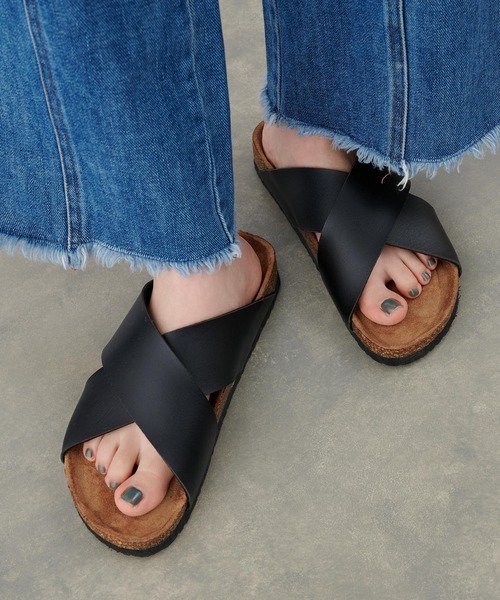 COLONY 2139（コロニートゥーワンスリーナイン）の「【WOMEN'S】クロスベルトサンダル（サンダル・レディース・ブラック/ホワイト/シルバー・MEDIUM/LARGE）」の15枚目の写真