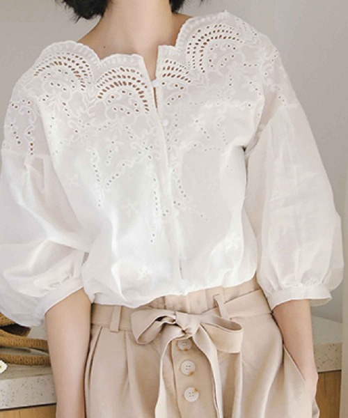 meJane（ミージェーン）の「スカラップレース5分袖ボリュームスリーブブラウス（シャツ/ブラウス・レディース・ホワイト・FREE）」の2枚目の写真