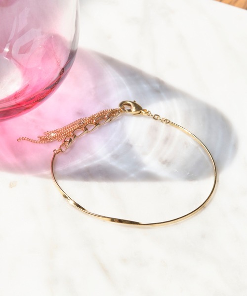 Phoebe(フィービィー)の「フリンジバングルブレスレット(バングル/リストバンド・レディース・ゴールド・FREE)」の5枚目の写真