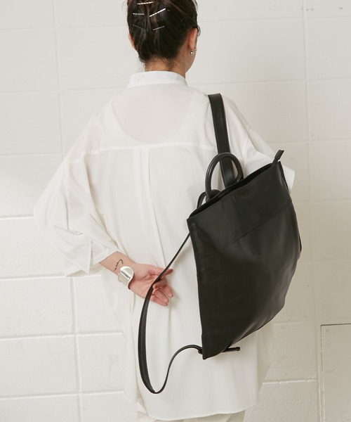 ear PAPILLONNER（イアパピヨネ）の「ぺったんリュック（バックパック